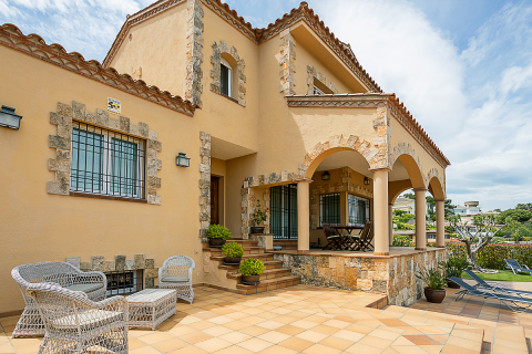 House for sale Lloret de Mar, Girona, Spain 4 bedrooms, 332 sq.m. No. 69450 - photo 6