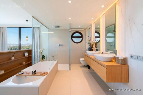 Huoneisto myytävänä Fuengirola, Malaga, Espanja, 3 makuuhuonetta, 133 m2 No. 53046 - kuva 12