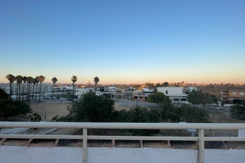 Townhouse for sale in Almoradi, Alicante, Spain 3 bedrooms, 218 sq.m. No. 155389 - photo 8