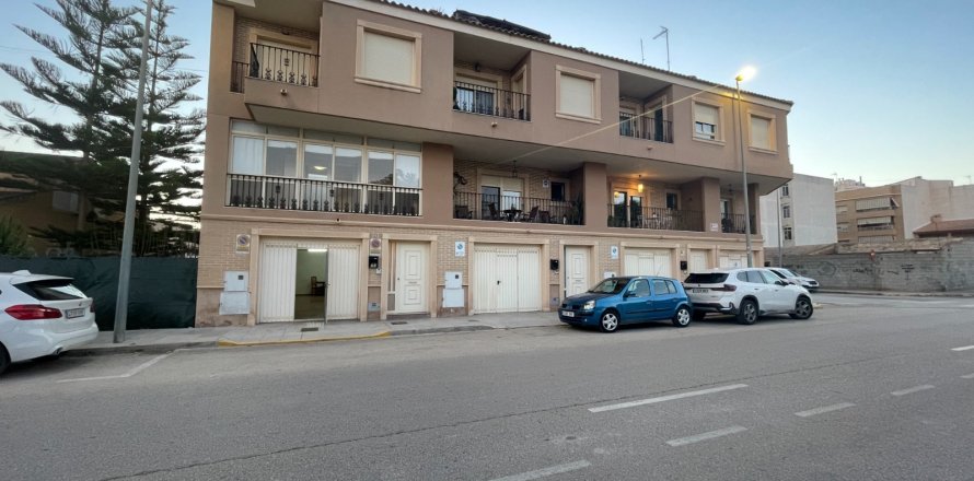 Townhouse in Almoradi, Alicante, Spain 3 bedrooms, 218 sq.m. No. 155389