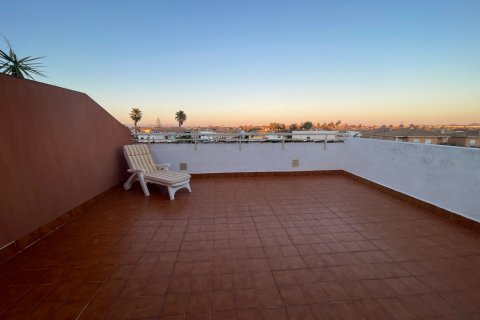 Townhouse for sale in Almoradi, Alicante, Spain 3 bedrooms, 218 sq.m. No. 155389 - photo 2