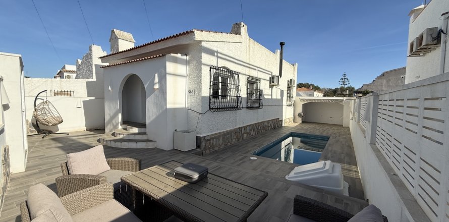 Huvila Villamartin, Alicante, Espanja 2 makuuhuonetta, 207 m2 No. 155392