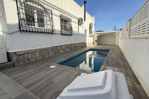 Huvila myytävänä Villamartin, Alicante, Espanja, 2 makuuhuonetta, 207 m2 No. 155392 - kuva 4
