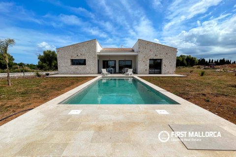 Finka w Muro, Mallorca, Hiszpania 4 sypialnie, 320 mkw. nr 167690