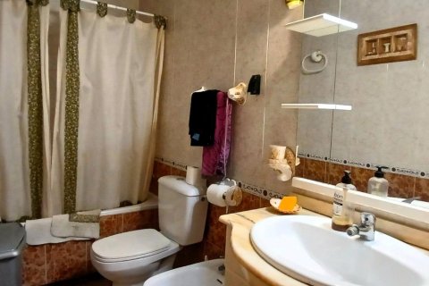 Bungalow for sale in Guardamar del Segura, Alicante, Spain 2 bedrooms, 65 sq.m. No. 182962 - photo 13