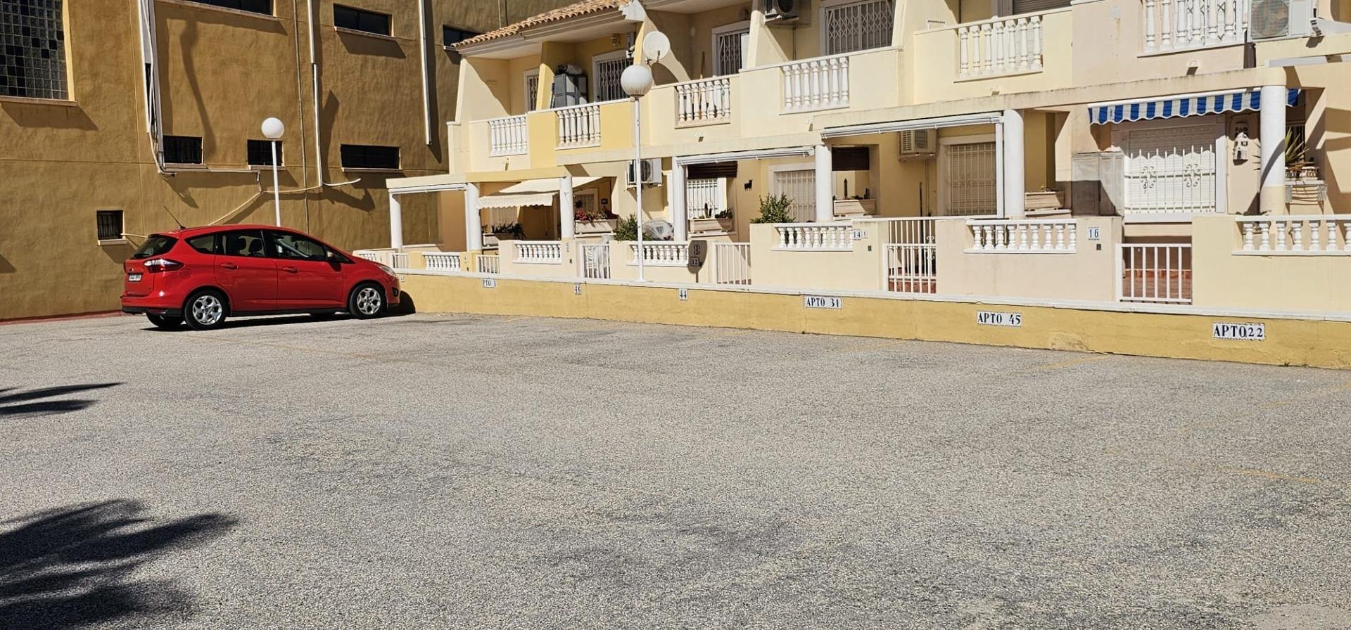Bungalow a Guardamar del Segura, Alicante, Spagna 2 camere da letto, 65 mq. N° 182962