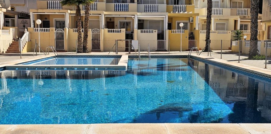 Bungalow in Guardamar del Segura, Alicante, Spain 2 bedrooms, 65 sq.m. No. 182962