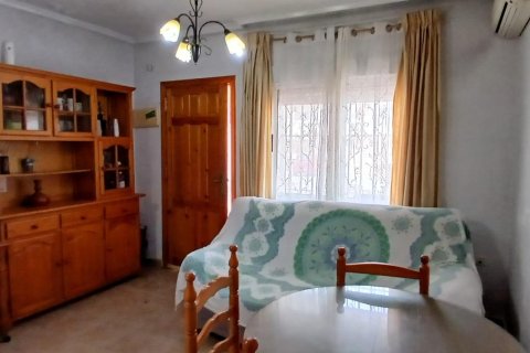 Bungalow for sale in Guardamar del Segura, Alicante, Spain 2 bedrooms, 65 sq.m. No. 182962 - photo 9