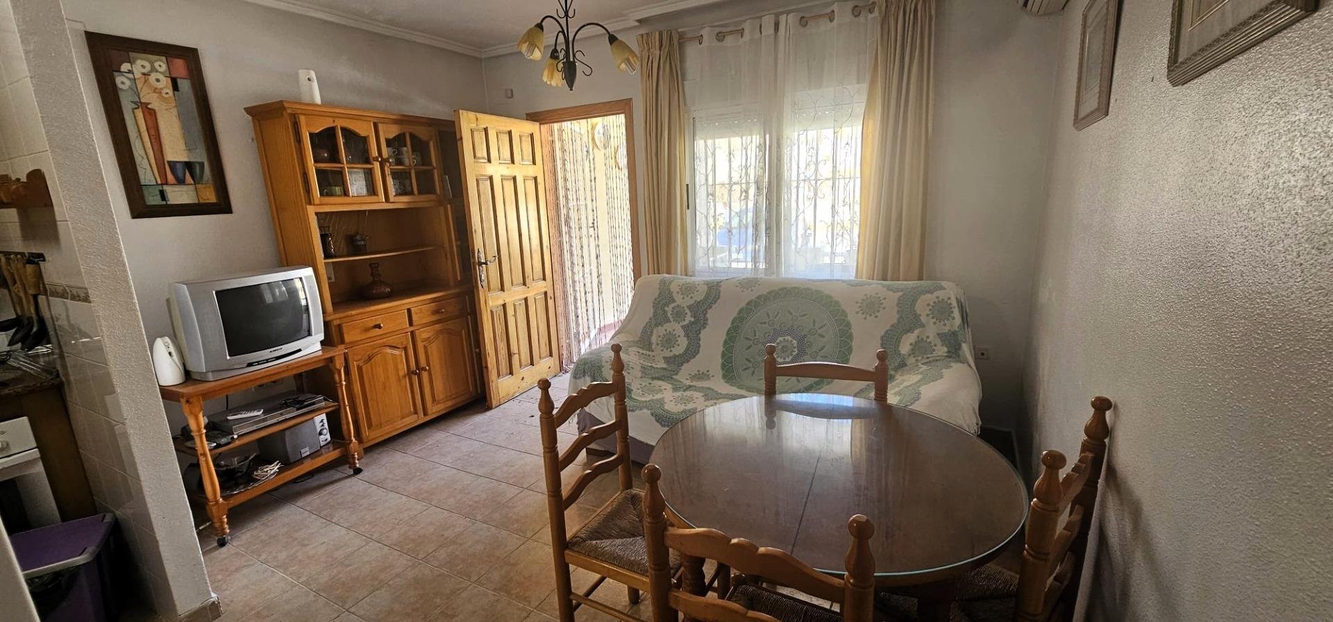 Bungalow a Guardamar del Segura, Alicante, Spagna 2 camere da letto, 65 mq. N° 182962