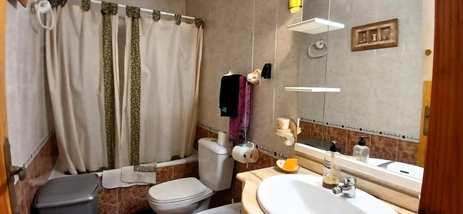 Bungalow a Guardamar del Segura, Alicante, Spagna 2 camere da letto, 65 mq. N° 182962