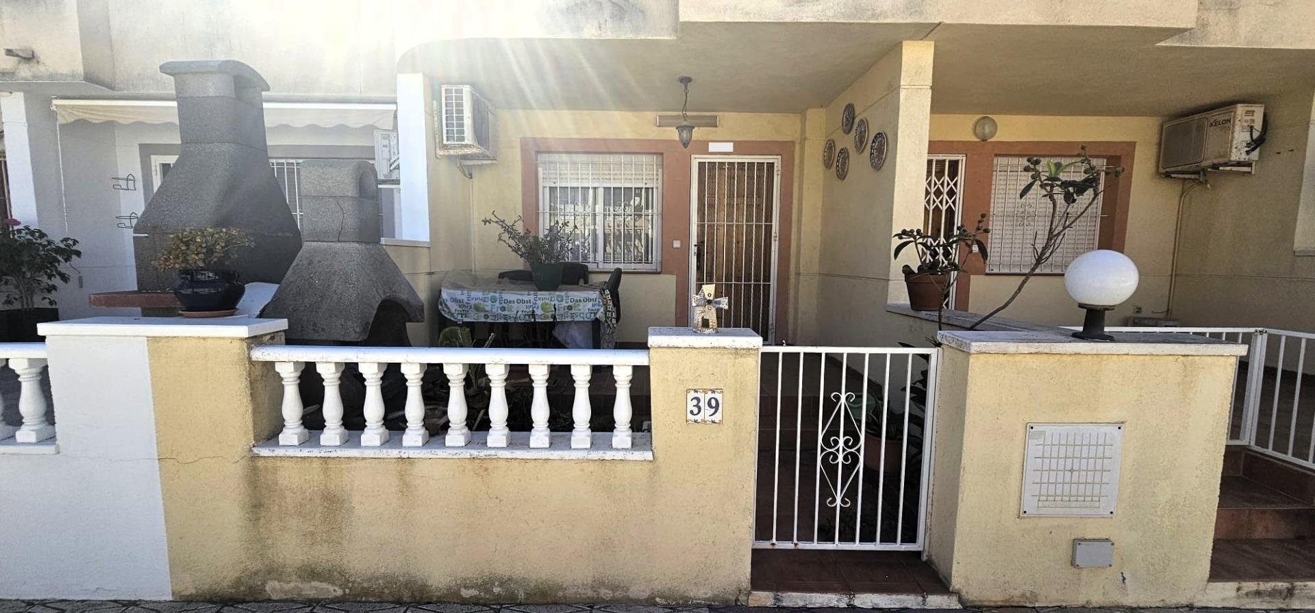 Bungalow a Guardamar del Segura, Alicante, Spagna 2 camere da letto, 65 mq. N° 182962