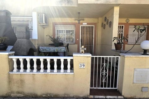 Bungalow for sale in Guardamar del Segura, Alicante, Spain 2 bedrooms, 65 sq.m. No. 182962 - photo 8