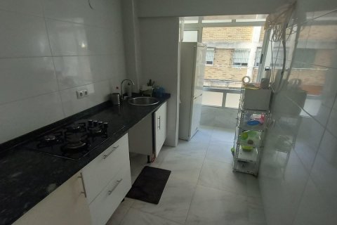 Apartment for sale in Alicante, Spain 3 bedrooms, 69 sq.m. No. 182963 - photo 3