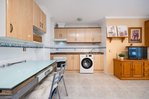 Apartament w Torrevieja, Alicante, Hiszpania 2 sypialnie, 46 mkw. nr 182967 – zdjęcie 9