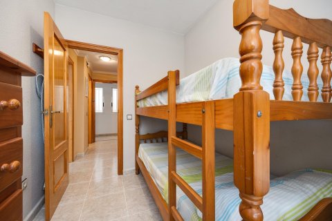 Apartament w Torrevieja, Alicante, Hiszpania 2 sypialnie, 46 mkw. nr 182967 – zdjęcie 20