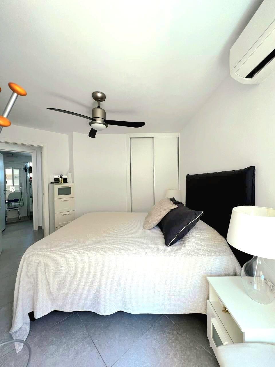 Apartamento en Torrevieja, Alicante, España 2 dormitorios, 56 m2 No. 182965