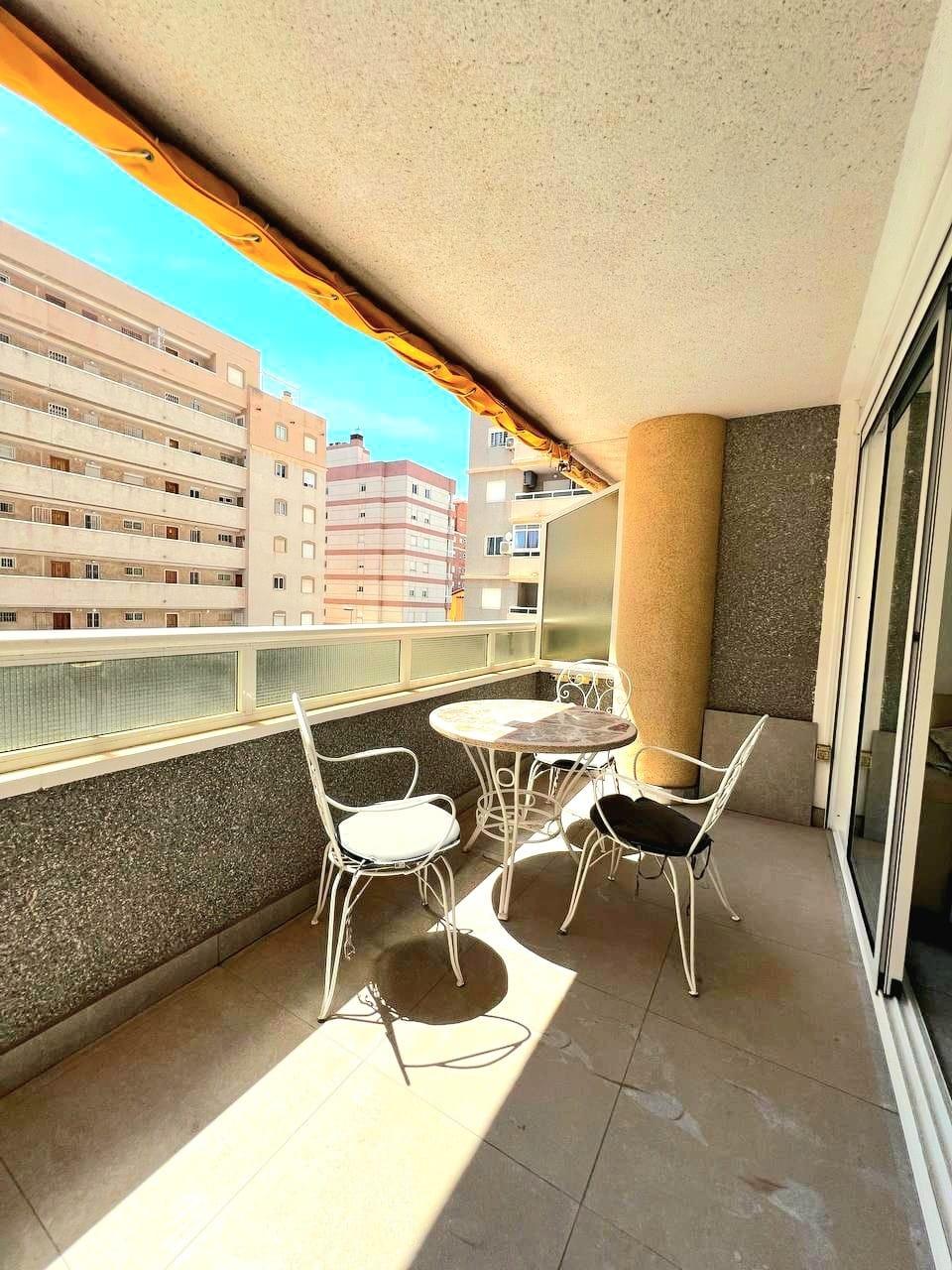 Apartamento en Torrevieja, Alicante, España 2 dormitorios, 56 m2 No. 182965