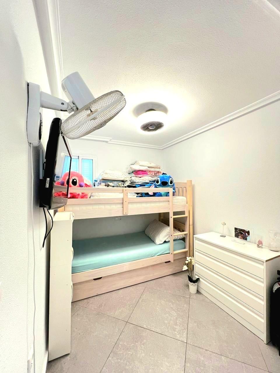 Apartamento en Torrevieja, Alicante, España 2 dormitorios, 56 m2 No. 182965