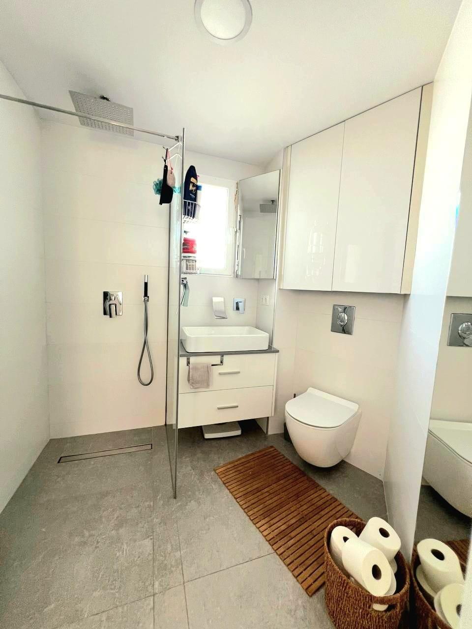Apartamento en Torrevieja, Alicante, España 2 dormitorios, 56 m2 No. 182965