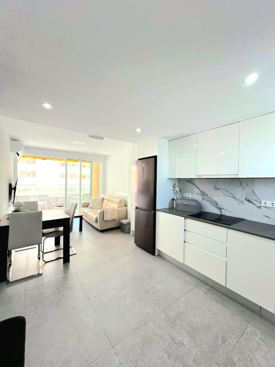 Apartamento en Torrevieja, Alicante, España 2 dormitorios, 56 m2 No. 182965