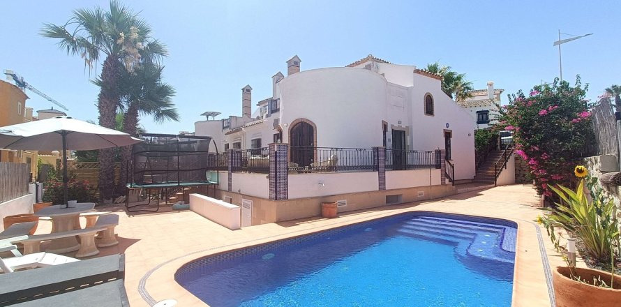 Townhouse in Algorfa, Alicante, Spain 3 bedrooms, 132 sq.m. No. 196782