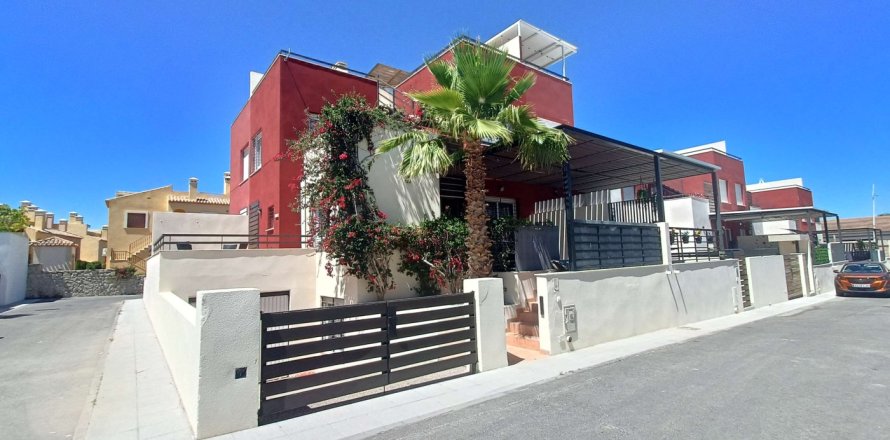 Townhouse in Algorfa, Alicante, Spain 3 bedrooms, 142 sq.m. No. 196784