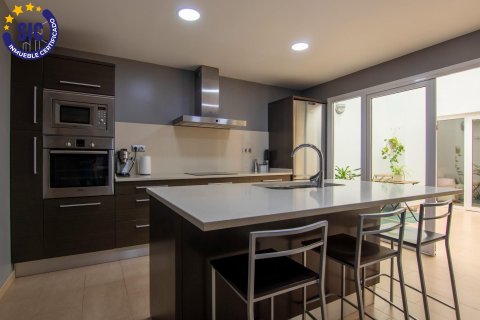 Villa in vendita a La Vall d'Uixo, Castellon, Spagna 4 camere da letto, 330 mq. N° 143612 - foto 2