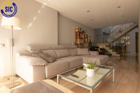 Villa in vendita a La Vall d'Uixo, Castellon, Spagna 4 camere da letto, 330 mq. N° 143612 - foto 1