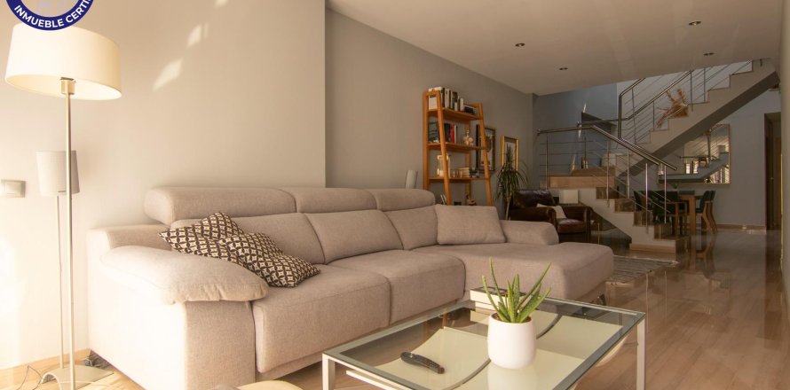 Villa a La Vall d'Uixo, Castellon, Spagna 4 camere da letto, 330 mq. N° 143612