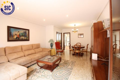 Villa in vendita a Meliana, Valencia, Spagna 3 camere da letto, 450 mq. N° 143609 - foto 1