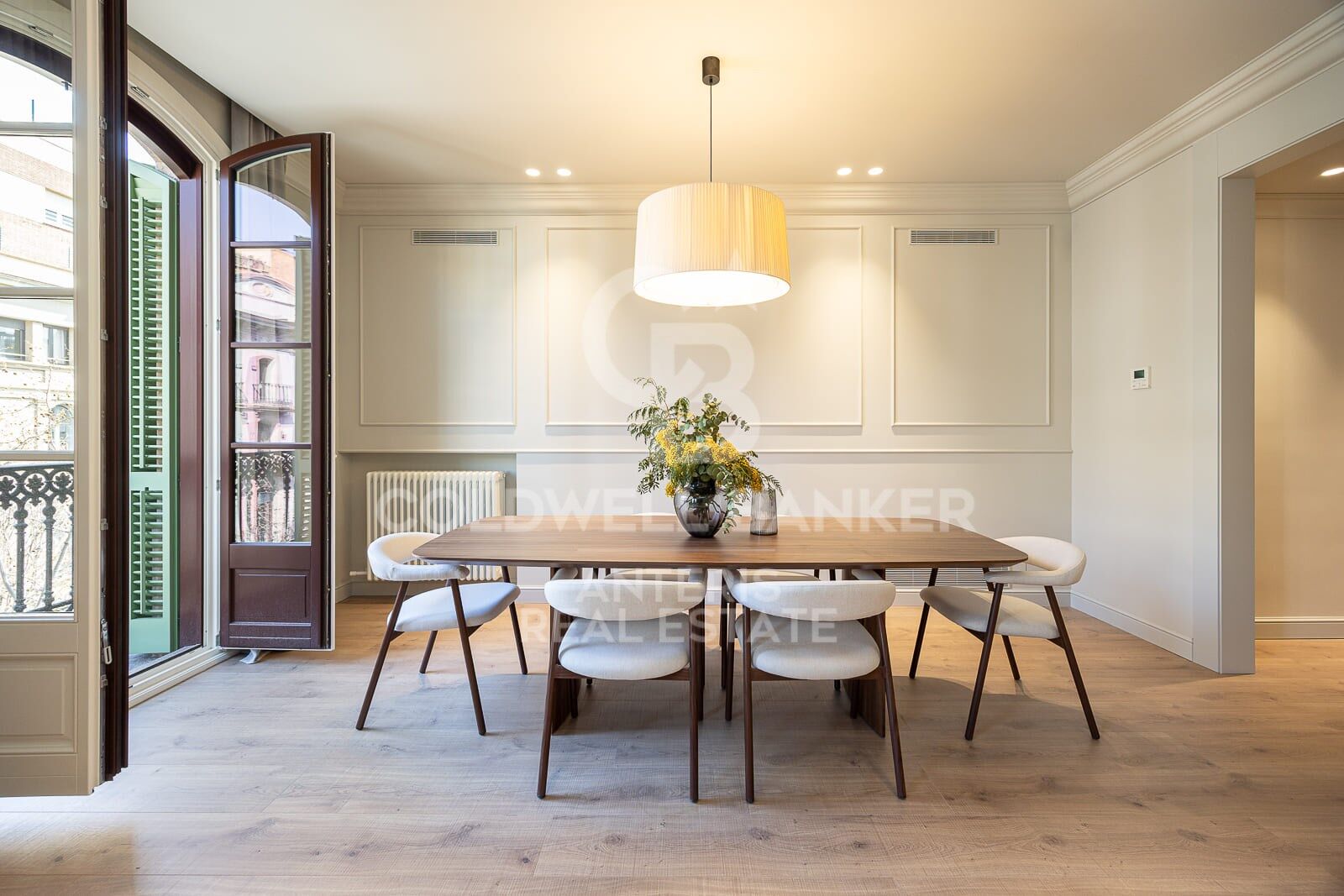 Huoneisto Barcelona, Espanja 4 makuuhuonetta, 203 m2 No. 178860