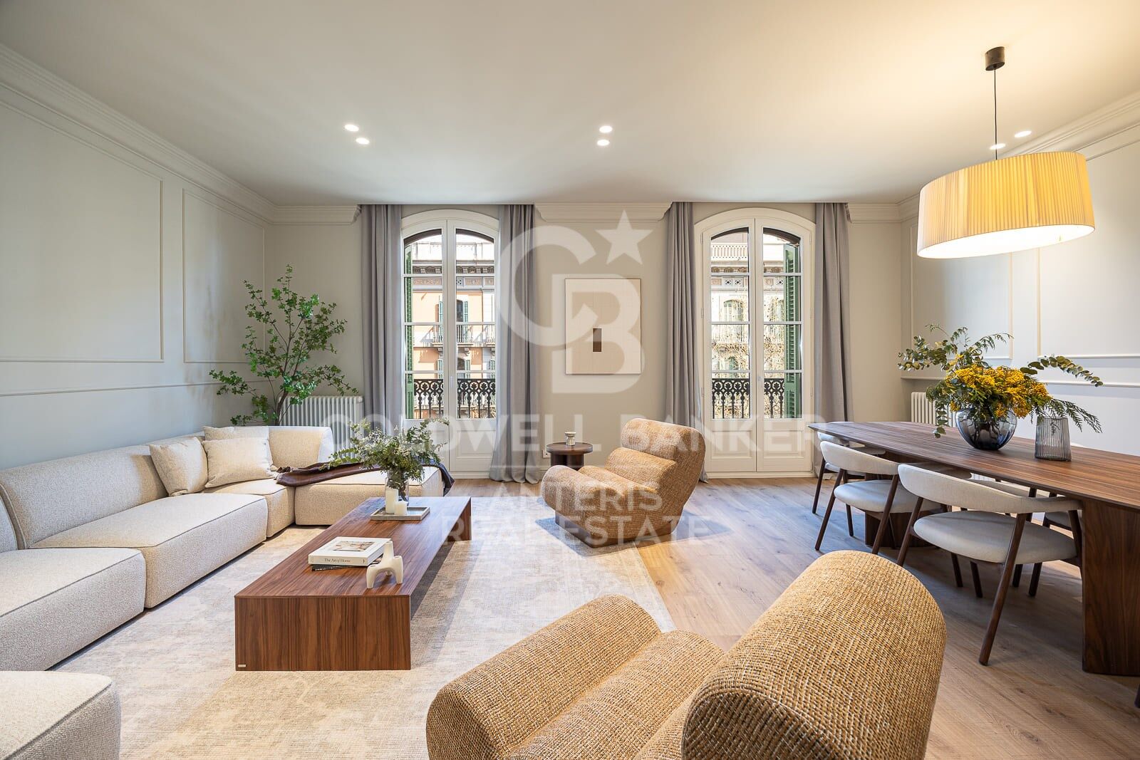Huoneisto Barcelona, Espanja 4 makuuhuonetta, 203 m2 No. 178860