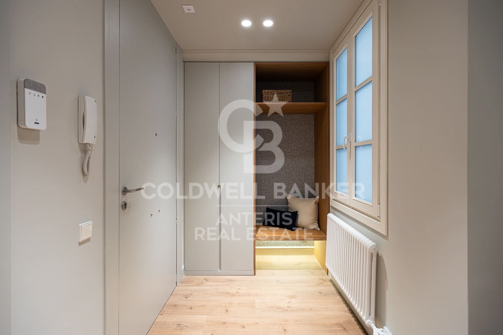 Huoneisto Barcelona, Espanja 4 makuuhuonetta, 203 m2 No. 178860