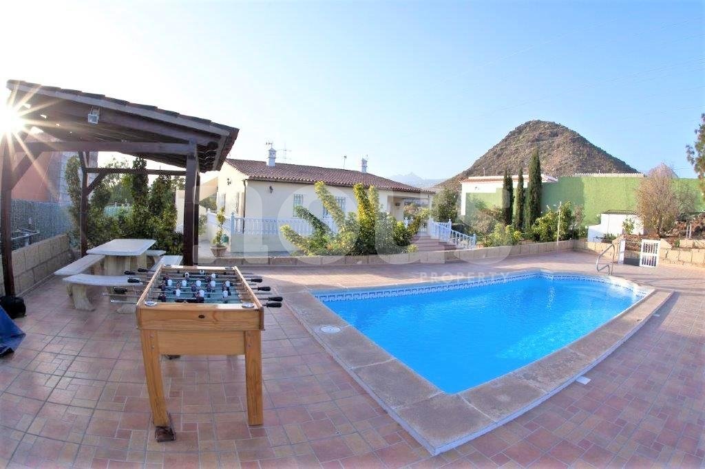 Villa en La Parque Reina, Tenerife, España 4 dormitorios, 287 m2 No. 102926