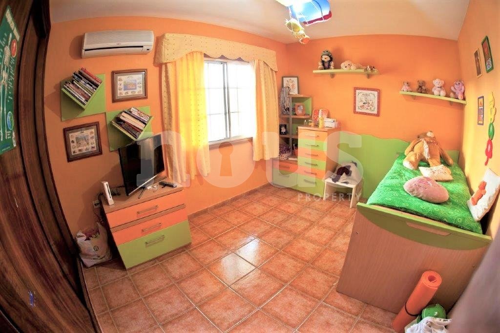 Villa en La Parque Reina, Tenerife, España 4 dormitorios, 287 m2 No. 102926