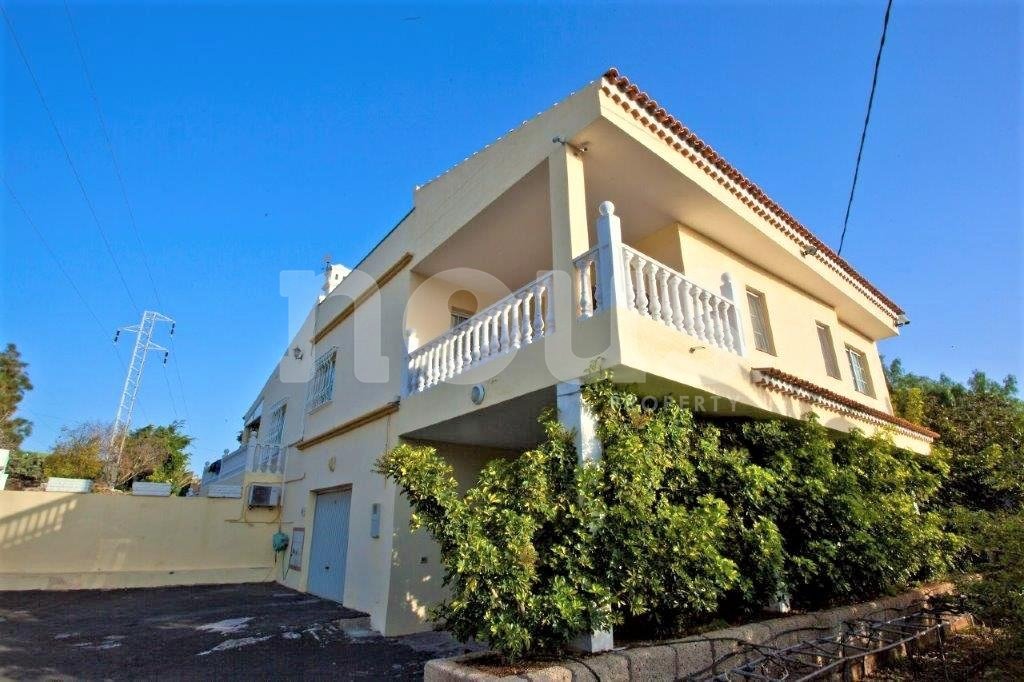Villa en La Parque Reina, Tenerife, España 4 dormitorios, 287 m2 No. 102926