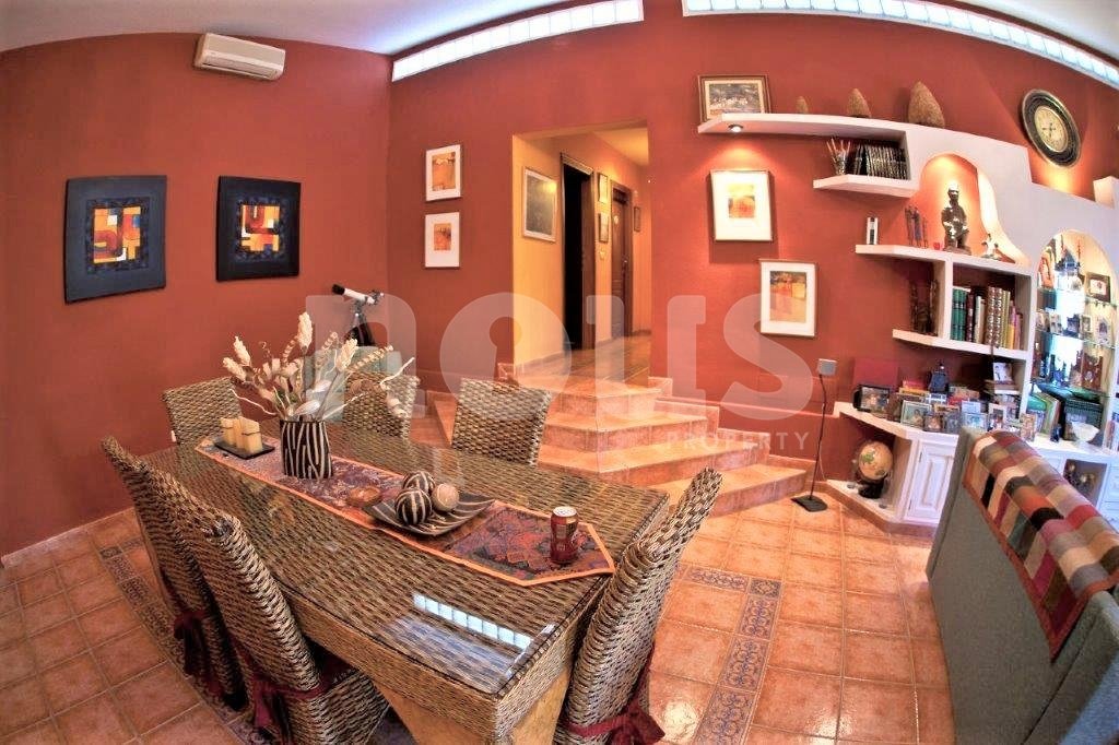 Villa en La Parque Reina, Tenerife, España 4 dormitorios, 287 m2 No. 102926