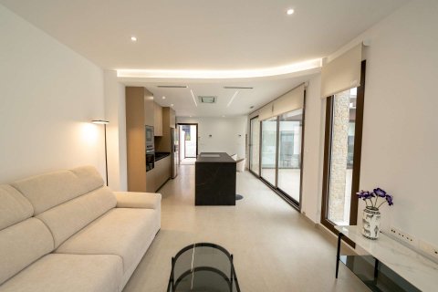 House for sale in Heredades, Alicante, Spain 3 bedrooms, 149.65 sq.m. No. 175382 - photo 10