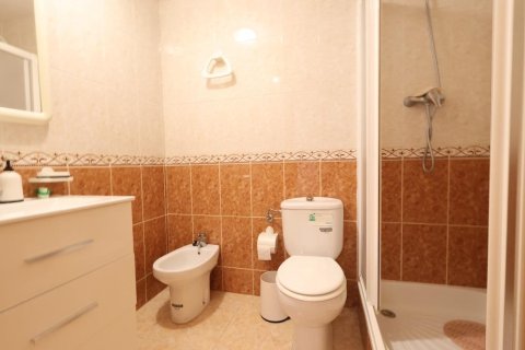 Huoneisto myytävänä Torrevieja, Alicante, Espanja, 2 makuuhuonetta, 65 m2 No. 196059 - kuva 9