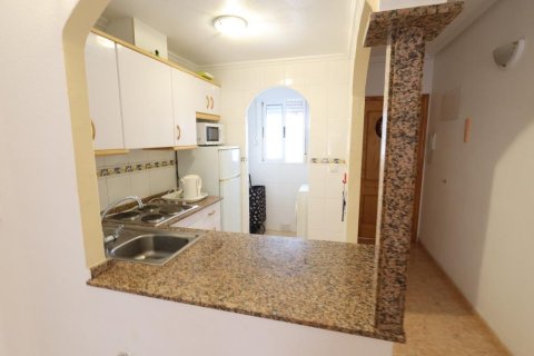 Huoneisto myytävänä Torrevieja, Alicante, Espanja, 2 makuuhuonetta, 65 m2 No. 196059 - kuva 4