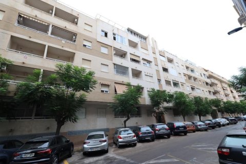 Huoneisto myytävänä Torrevieja, Alicante, Espanja, 2 makuuhuonetta, 65 m2 No. 196059 - kuva 13