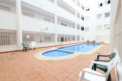 Huoneisto myytävänä Torrevieja, Alicante, Espanja, 2 makuuhuonetta, 65 m2 No. 196059 - kuva 11