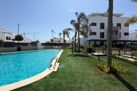 Huoneisto myytävänä Los Alcazares, Murcia, Espanja, 2 makuuhuonetta, 85 m2 No. 196057 - kuva 2