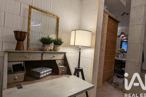 Apartment for sale in Villamediana de Iregua, La Rioja, Spain 2 bedrooms, 80 sq.m. No. 185928 - photo 30