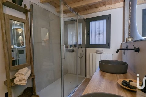 Apartment for sale in Villamediana de Iregua, La Rioja, Spain 2 bedrooms, 80 sq.m. No. 185928 - photo 16