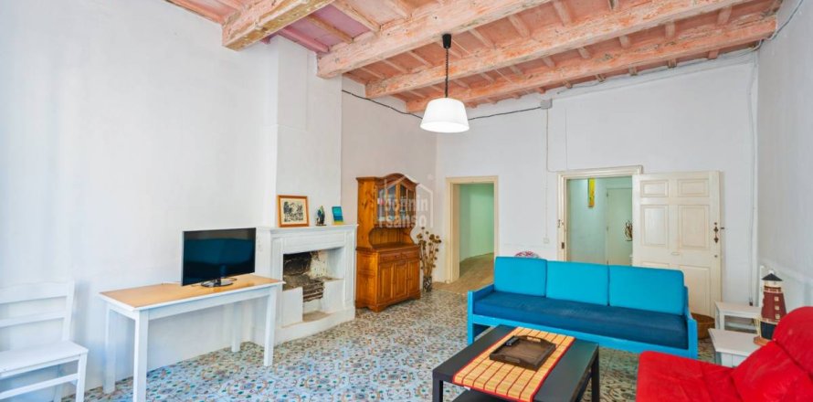 Radhus i Mahon, Menorca, Spanien 5 sovrum, 274 kvm. Nr. 141427