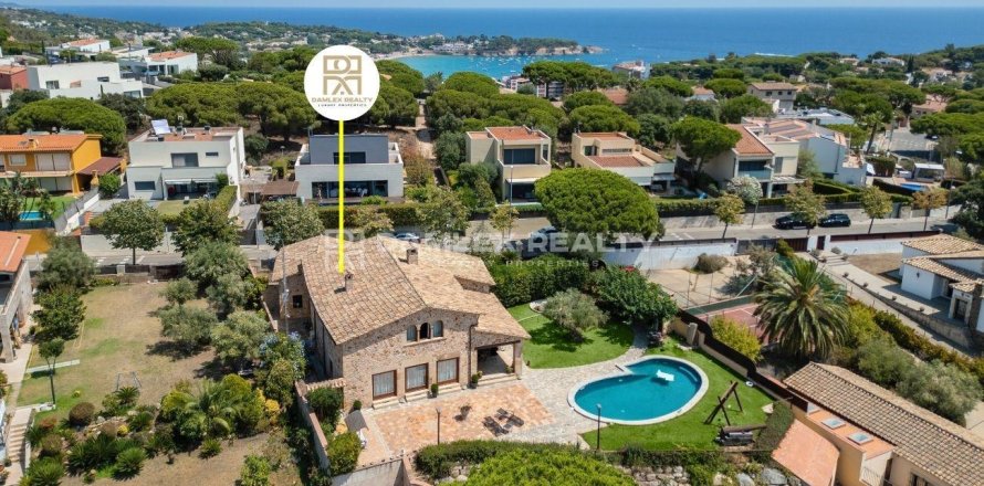 Casa a Sant Feliu de Guixols, Girona, Spagna 4 camere da letto, 515 mq. N° 176732
