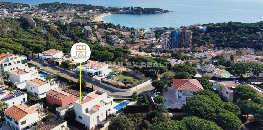 Villa a Sant Feliu de Guixols, Girona, Spagna 4 camere da letto, 253 mq. N° 176729