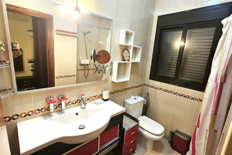 Продажа виллы Сьюдад Кесада, Аликанте, Испания 4 спальни, 198м2 №115685 - фото 9