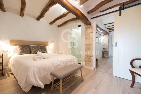 House for sale in Lleida, Spain 4 bedrooms, 360 sq.m. No. 159745 - photo 1